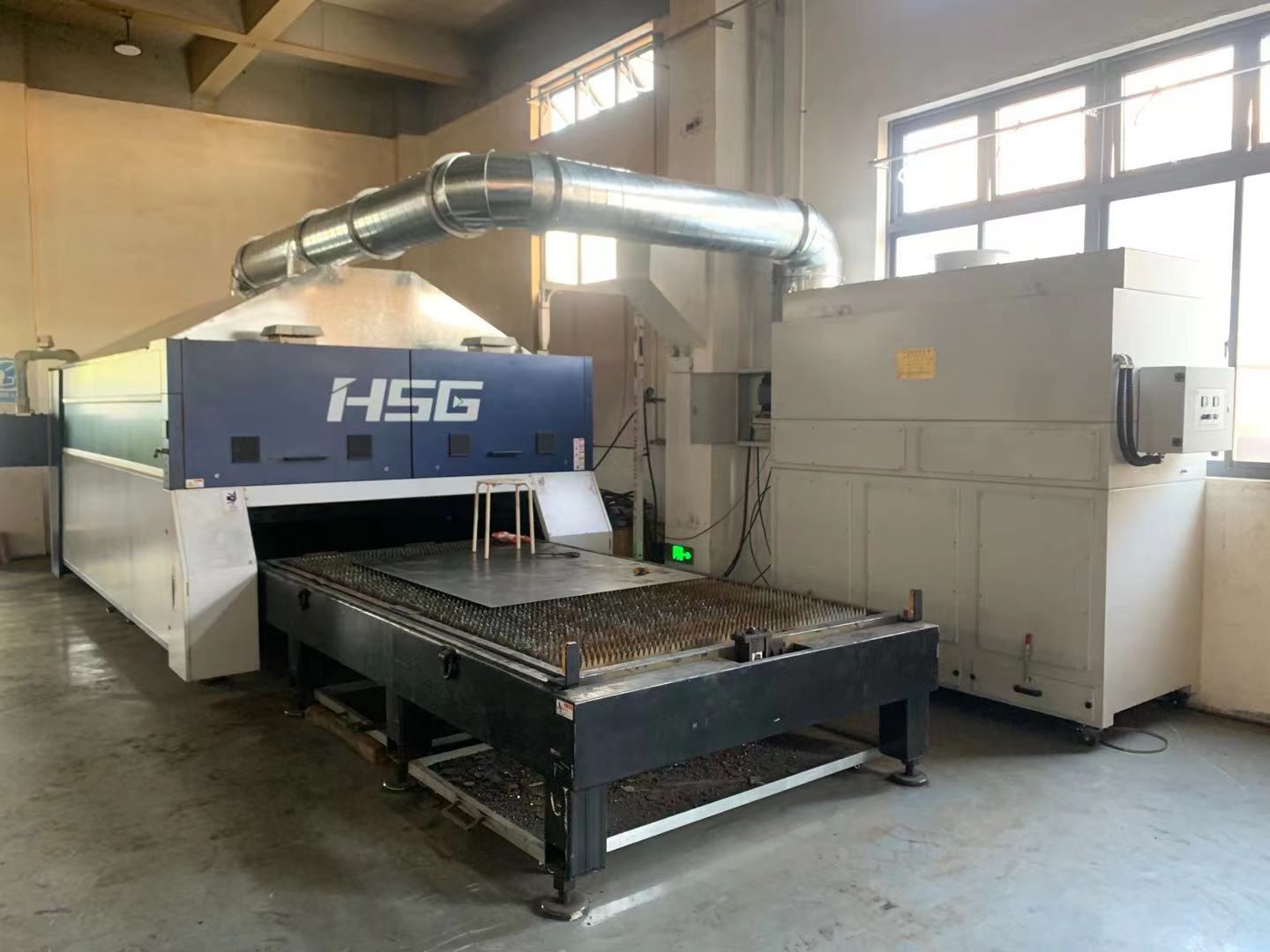 激（jī）光切割機為什麽要選擇除塵（chén）設備呢？