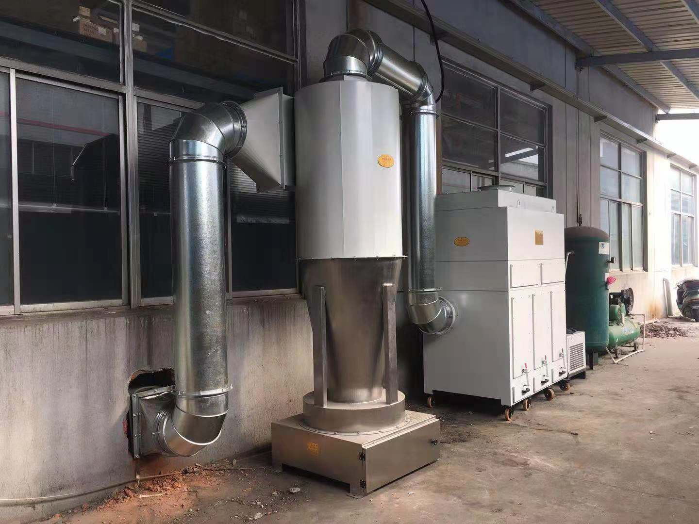 濾筒除塵器與（yǔ）布袋除塵器的區別（bié）