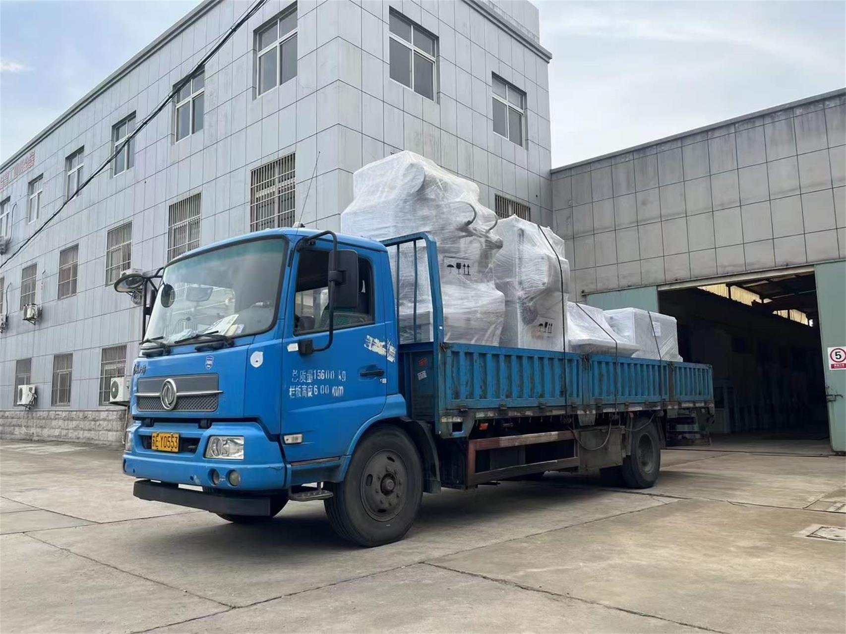 整車除塵設（shè）備發貨—張家港潔（jié）皇工業吸塵器