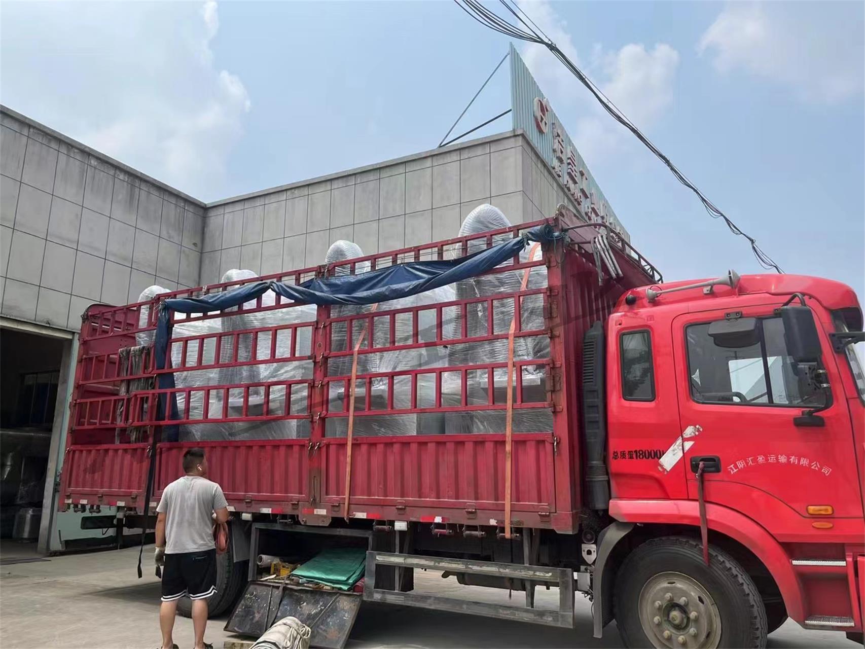 揚州客戶定製的脈衝濾筒除塵器打包發貨——粉色91视频工業